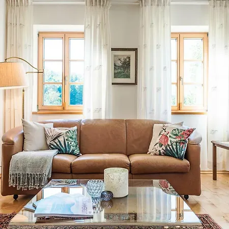 Holiday home Anna Am Hallstaettersee Bad Goisern